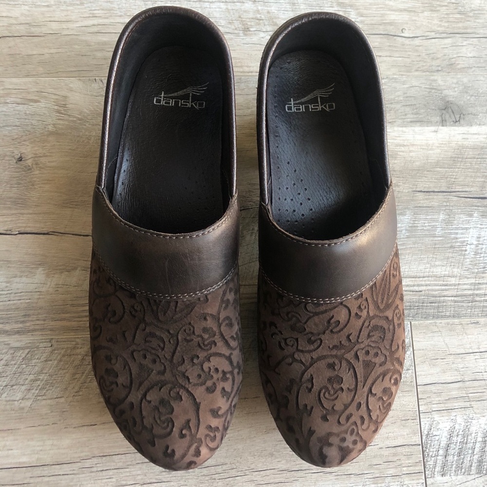 Dansko Rare Brown Velvet Leather Clogs Shoes